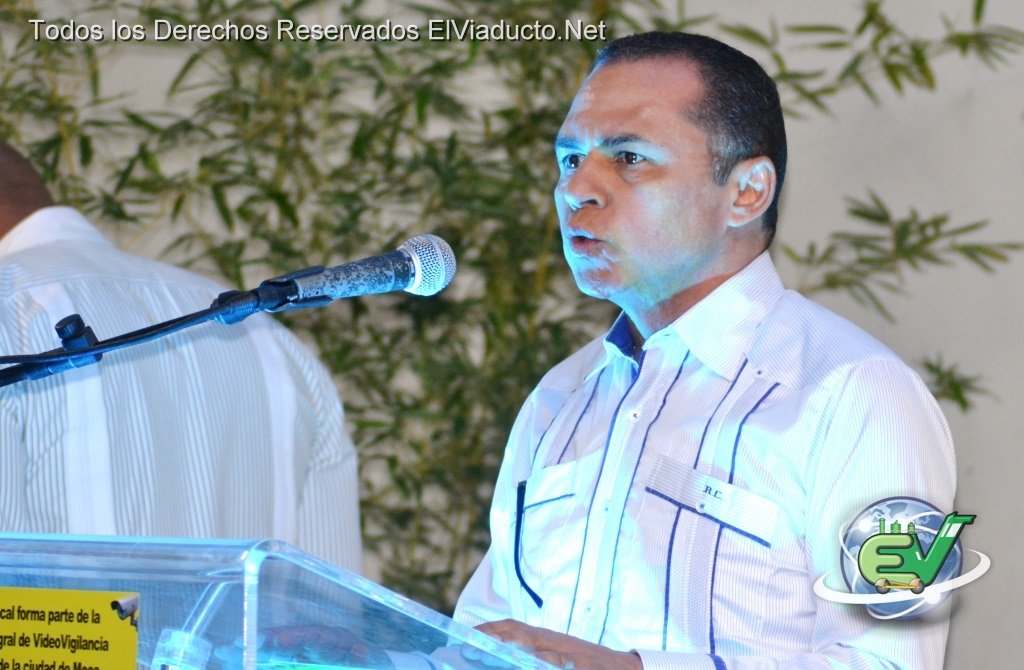 Alcalde Remberto Cruz Ofrece palabras en lanzamiento RIVV
